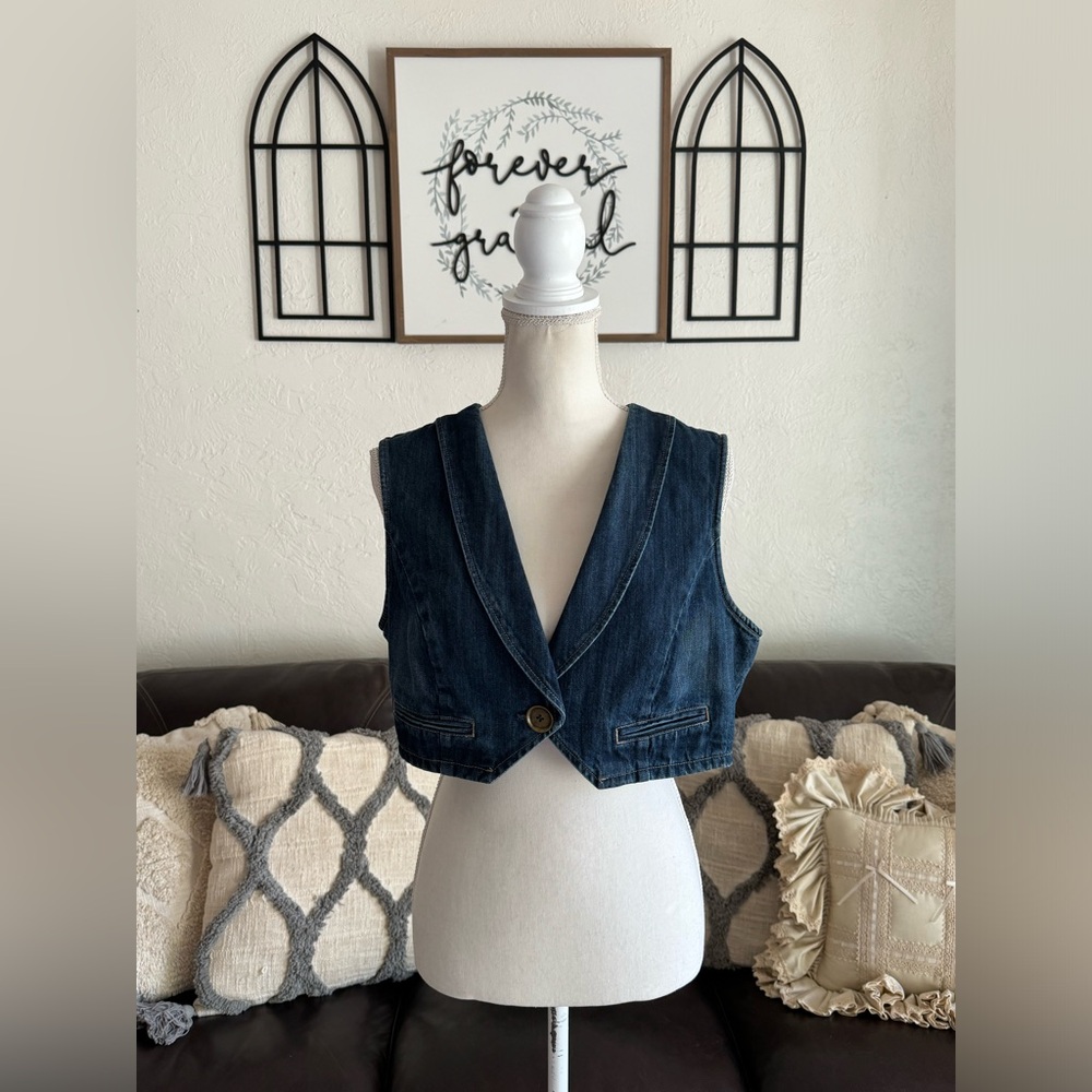Vintage Y2K Blue Denim Cropped Xhilaration 100% Cotton One Button Vest Western